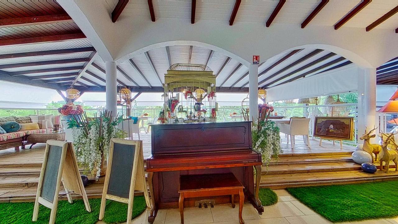 Green Lord Domaine - Lodges Piscine & Spa - Bar & Lounge - Restaurant Gastronomique Lamentin Luaran gambar