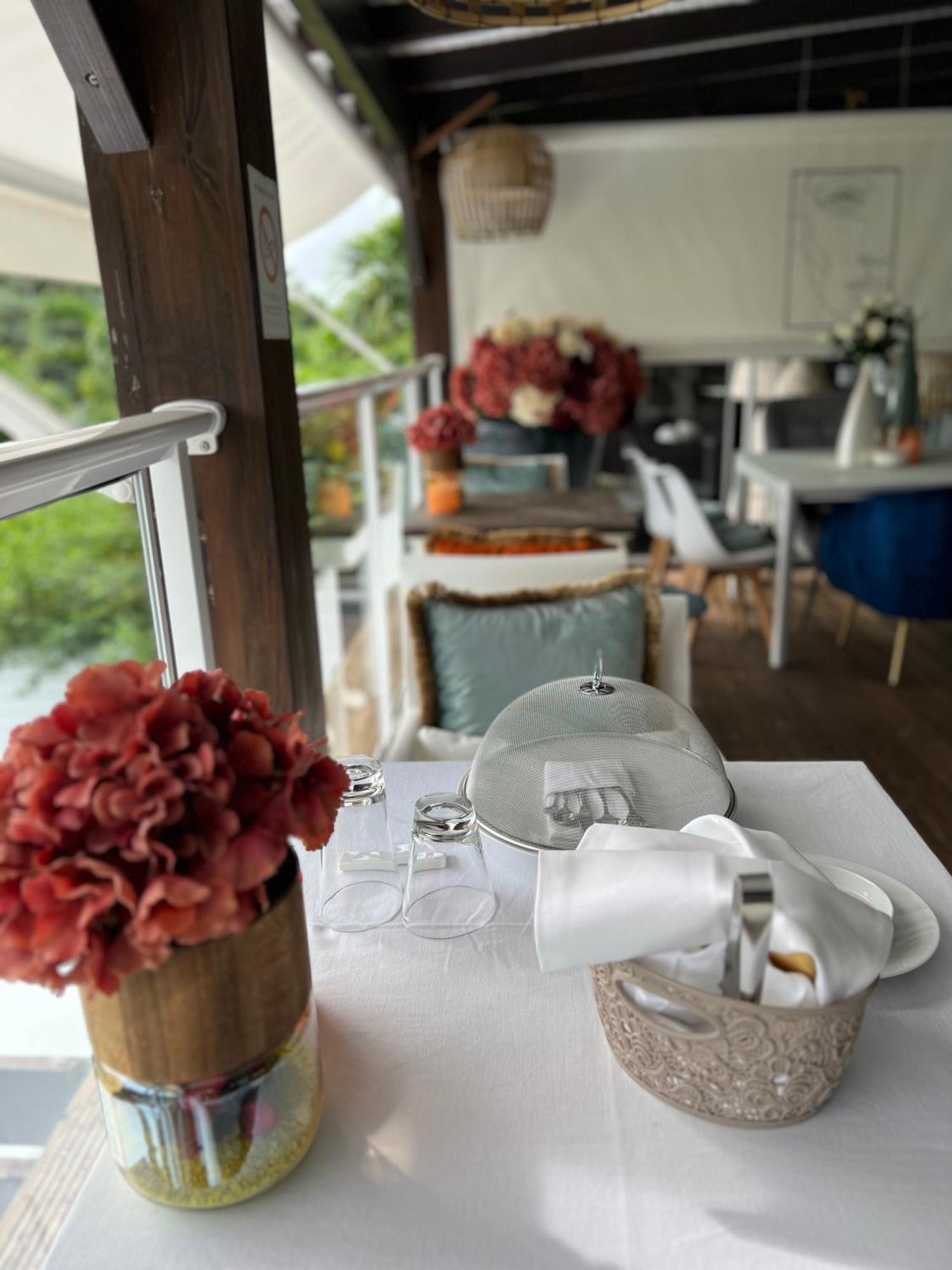 Green Lord Domaine - Lodges Piscine & Spa - Bar & Lounge - Restaurant Gastronomique Lamentin Luaran gambar
